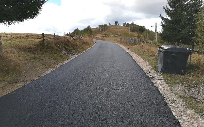 Asfalt pe încă un drum de munte din Cluj