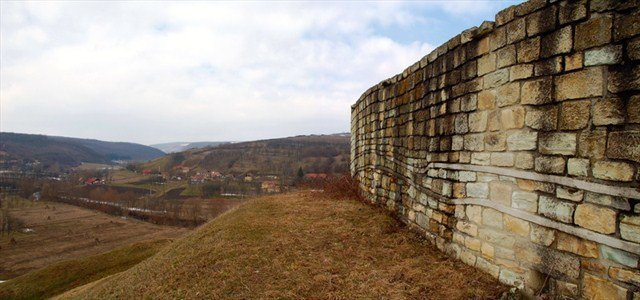 Destinație de weekend | Cetatea de lângă Cluj, vechiul centru de putere al Transilvaniei de acum 1000 de ani