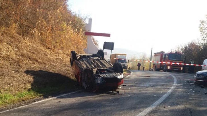 Accident Cluj: Trei răniți și trei mașini praf, după o pătrundere pe contrasens