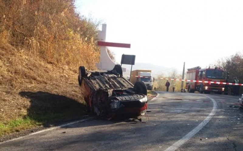 Accident Cluj: Trei răniți și trei mașini praf, după o pătrundere pe contrasens