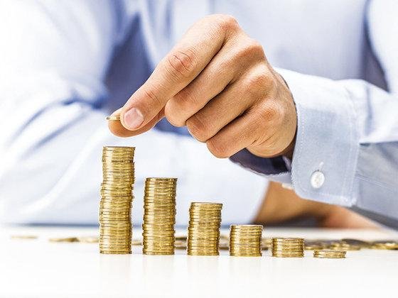 Economia României nu se află pe marginea prăpastiei, dar situaţia nu este roză