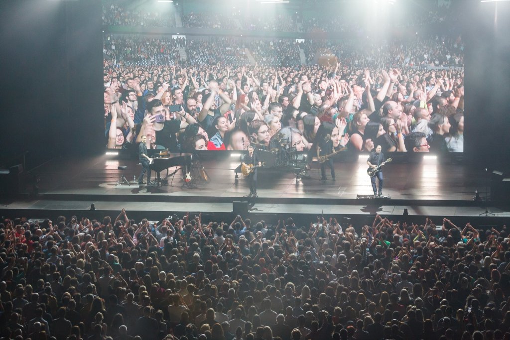 10.000 de clujeni au cântat “It’s Only Love”, “Summer of ’69” sau “All for Love”. Alături de Bryan Adams