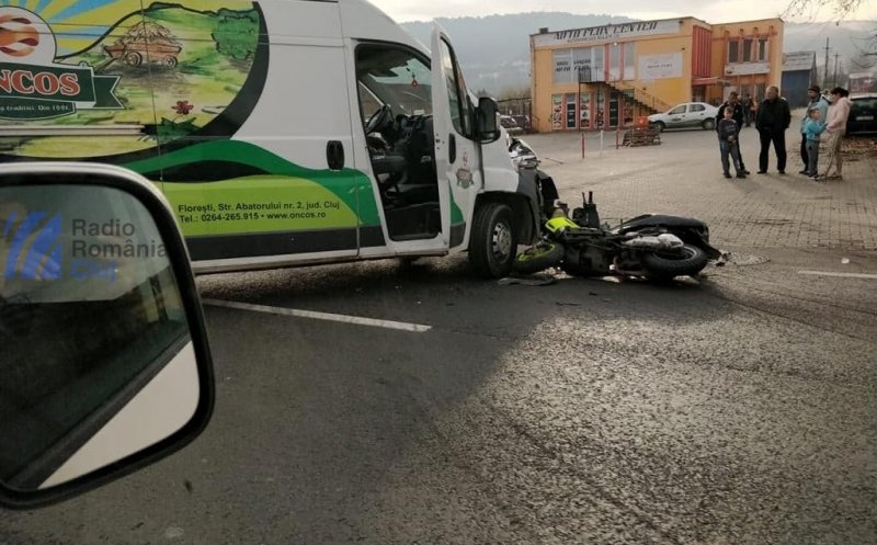 Motoscuterist rănit grav în Florești după ce a fost acroșat de o dubă