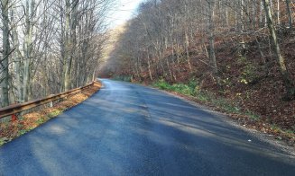 Asfalt pe un drum de munte din Cluj, unde a fost reziliat contractul cu Kiat
