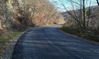 Asfalt pe un drum de munte din Cluj, unde a fost reziliat contractul cu Kiat
