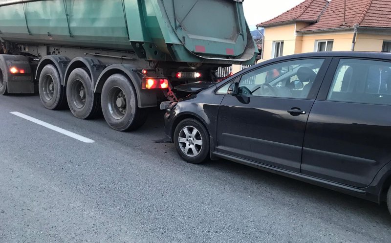 Accident în lanț pe un drum din Cluj. O persoană a fost rănită