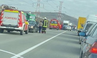 Accident cu 4 mașini pe Muncii. Trafic blocat / 8 răniți, dintre care 2 copii