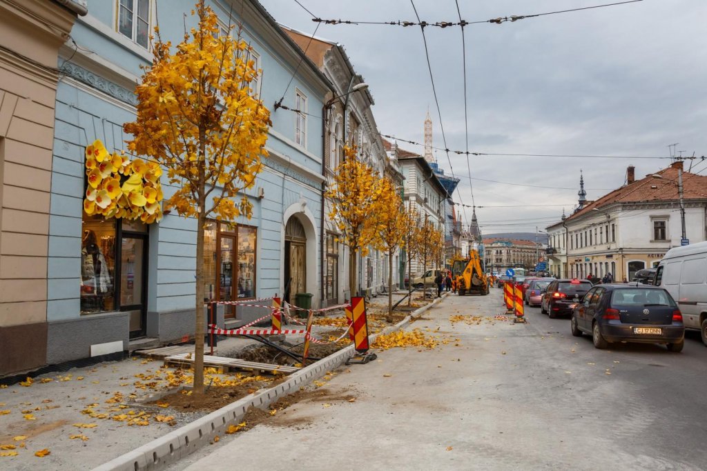 Autobuzele încă nu pot circula pe Ferdinand, deși a trecut 1 decembrie. Banda va fi folosită temporar de pietoni