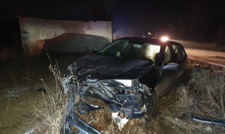 Accident Cluj: Două mașini făcute praf și un rănit grav pe drumul din Făget
