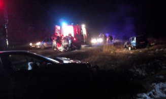 Accident Cluj: Două mașini făcute praf și un rănit grav pe drumul din Făget