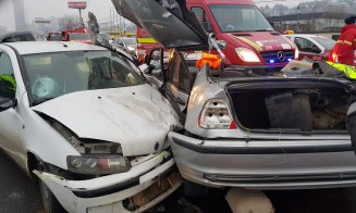 Accident la ieșirea din Cluj-Napoca. O persoană a fost descarcerată de echipajele ISU