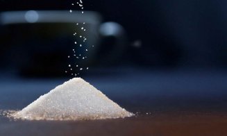 Experții atrag atenția: zahărul este mai periculos decât sarea