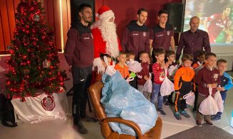 Jucătorii de la CFR Cluj au fost Moș Crăciun pentru micii “feroviari”