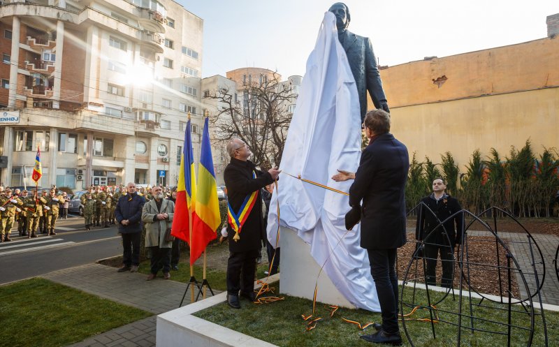 Statuia poetului Andrei Mureșanu, autorul imnului național, dezvelită la Cluj-Napoca