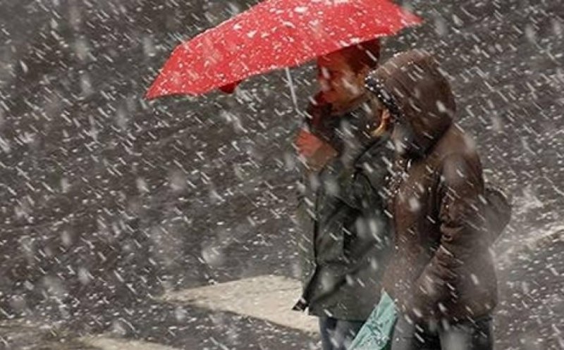 Informare meteo de vreme rea: Meteorologii anunţă ninsori şi vânt, de duminică până marţi seara