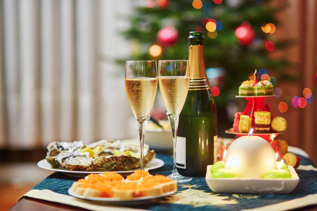 Sfaturile specialiștilor pentru masa de Revelion. Ce să (nu) mâncăm în noaptea dintre ani