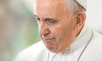 Papa Francisc și-a cerut scuze pentru că ''şi-a pierdut răbdarea'' în faţa unei credincioase prea grăbite