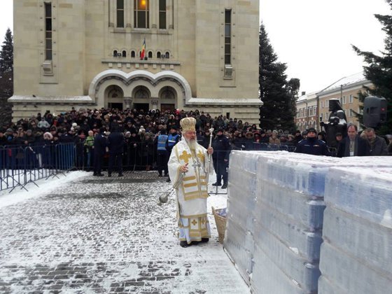 Boboteaza 2020. Ziua când sunt sfinţite apele, iar fetele îşi visează ursitul. Tradiţii, obiceiuri şi superstiţii