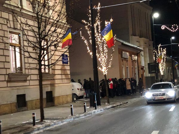 Boc vede partea plină a paharului: Coada pentru un loc de parcare, mai scurtă cu 60% anul acesta