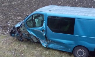 Accident violent pe drumul Cluj - Gherla. Unul dintre șoferi a ajuns la spital