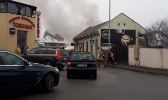 Incendiu la un local din Hasdeu. Strada este blocată