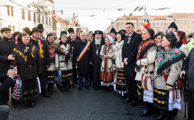 Hora unirii la Cluj cu primarul Boc, mitropolitul Andreicuţ şi ministrul Agriculturii