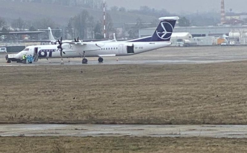 Pasager suspect de CORONAVIRUS pe Aeroportul Cluj. Se află într-o aeronavă LOT, toţi călătorii sunt blocaţi până la sosirea medicilor