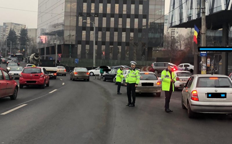 Şoferii şi pietonii indisciplinaţi, taxaţi de poliţişti. Peste 100 de amenzi în 2 ore