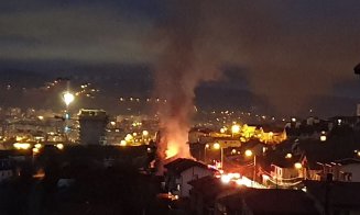 Incendiu în cartierul Europa: o casă şi trei maşini, cuprinse de flăcări