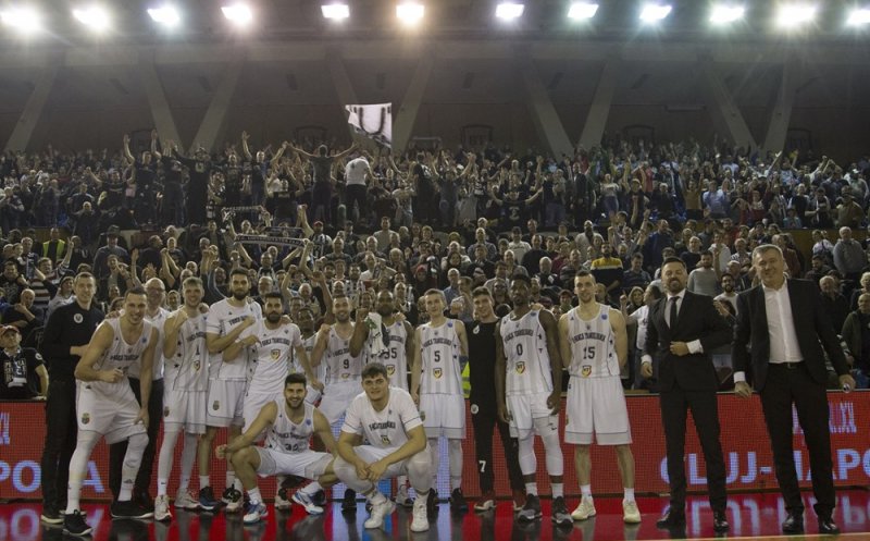 Bucuria calificării. Cum au sărbătorit fanii și jucătorii de la U-BT accederea în sferturile FIBA Europe Cup