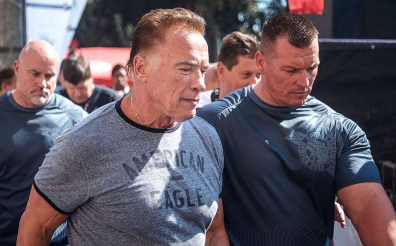 "Schwarzenegger se dopa cu steroizi fabricaţi în Cluj, la Terapia"