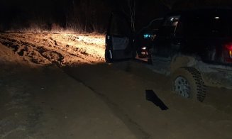 Salvatorii mașinilor au făcut minuni la Cluj. Două autoturisme scoase din situații-limită