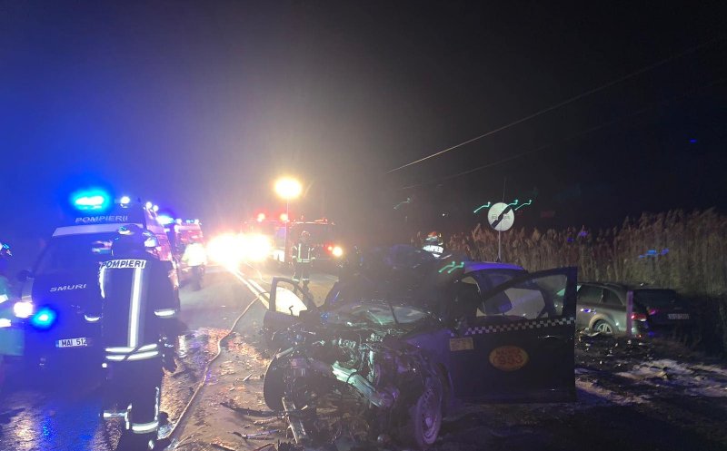 Cinci răniți într-un accident la Mera