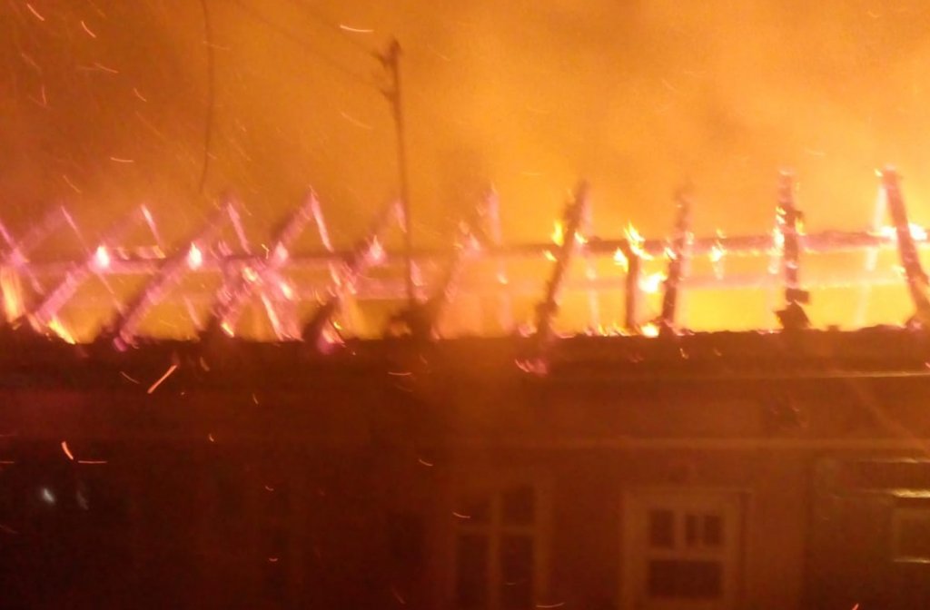 Incendiu violent în Izvorul Crișului. Reacția neașteptată a localnicilor