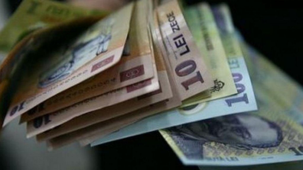 Consilierul BNR Adrian Vasilescu: Banii cash sunt cei mai periculoşi când e vorba de răspândirea unei epidemii
