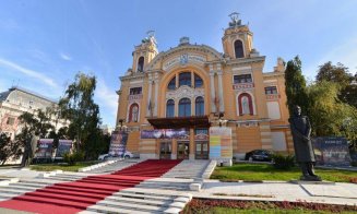 Haine noi pentru intrarea la Teatrul Național și parcul din spate! Scară nouă și gazon în față, zonă multifuncțională și fără parcări în "Mica promenadă"