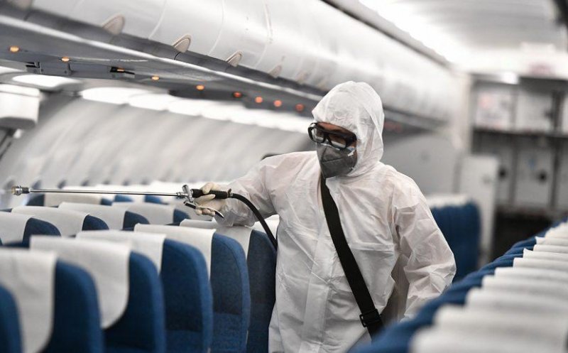 Dosar penal pe numele românului care a venit cu avionul din Spania deşi ştia că e infectat cu noul coronavirus