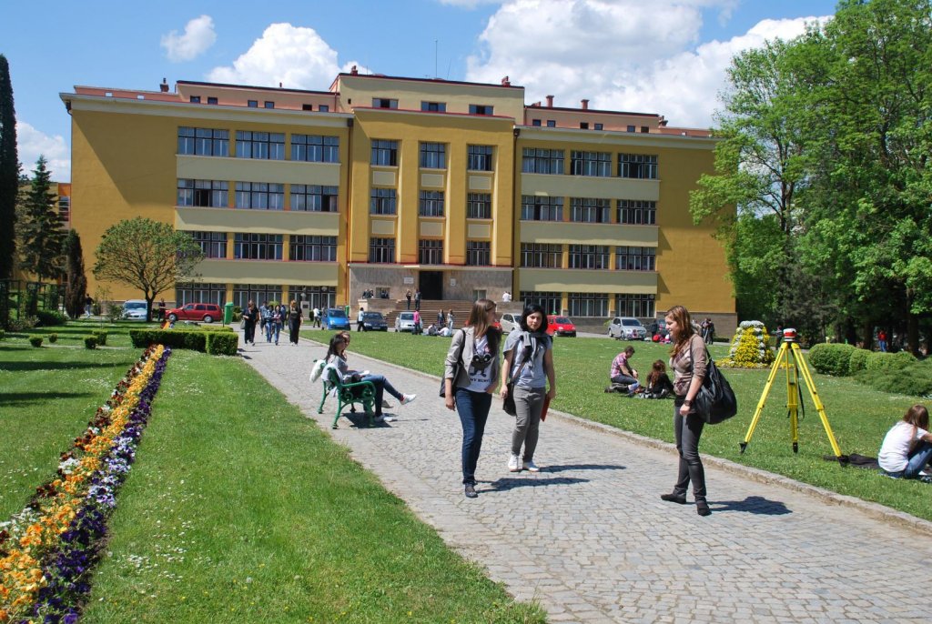 Universităţile din Cluj ajută spitalele