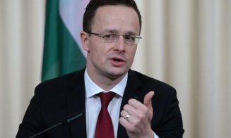 Mesajul Ministrului ungar de Externe: "Românii care revin în ţară să nu formeze cozi de zeci de kilometri în Ungaria"