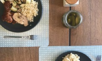 Business-urile de Cluj se adaptează la pandemie / Un restaurant îți livrează mâncare acasă cât să-ți ajungă pentru trei zile
