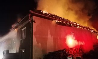 Incendiu puternic dis-de-dimineață la Cluj. Un bărbat a fost transportat la spital