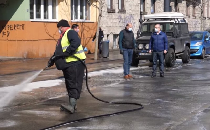 Cluj: Emil Boc a ieșit să verifice cum se curăță străzile