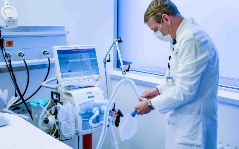 Primele aparate de ventilaţie mecanică marca Formula 1 Mercedes ajung în spitale săptămâna aceasta
