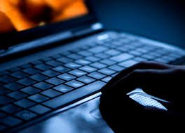 Descinderi la Cluj. Bărbat acuzat de pornografie infantilă, prins cu ajutorul FBI / În imagini apare și fiul său minor