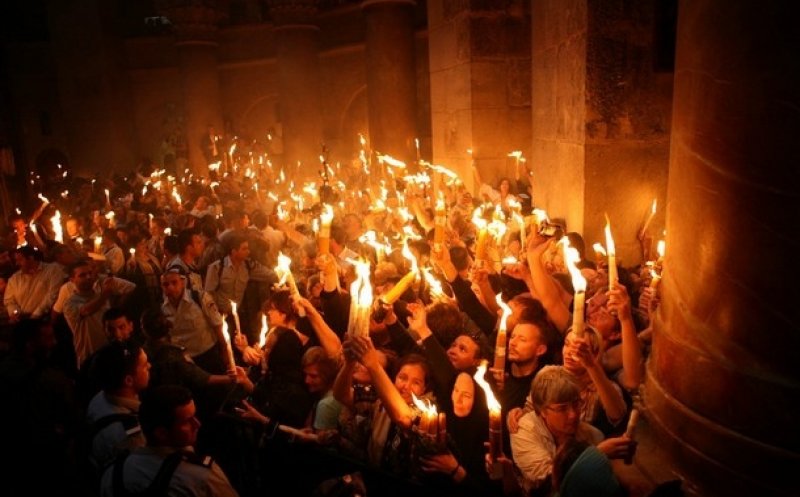 BOR: Sfânta Lumină va fi adusă de la Ierusalim pe 18 aprilie