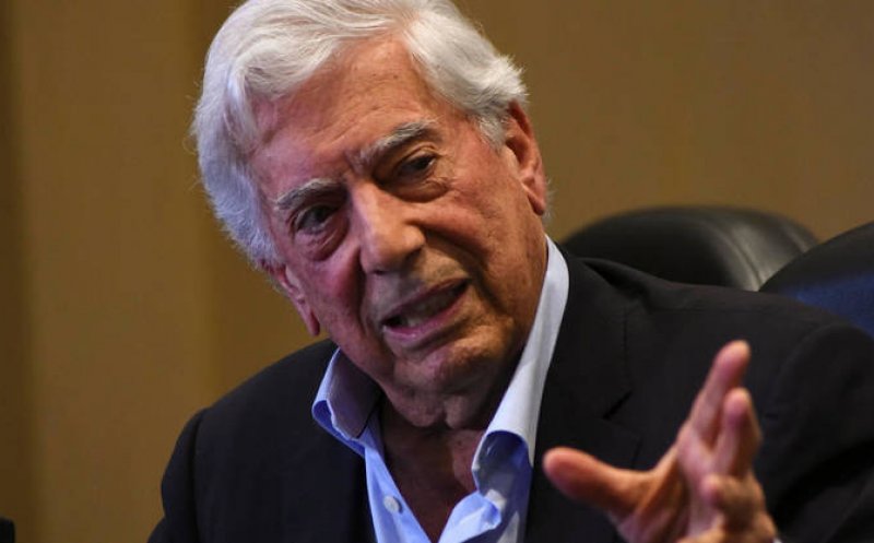 Scriitorul Mario Vargas Llosa:  Libertăţile publice sunt în pericol din cauza pandemiei