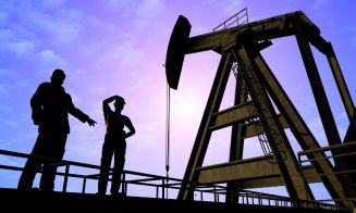 OPEC şi marii producători de petrol  au convenit asupra unei scăderi a producţiei