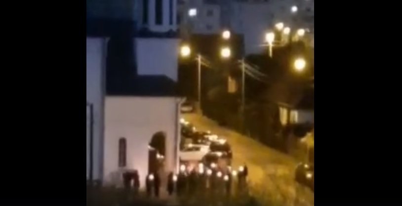Deputatul Ungureanu publică imagini de la o slujbă din Cluj la care au participat mai mulţi enoriaşi: ”Nu zădărniciţi munca medicilor, nu vă bateţi joc!”
