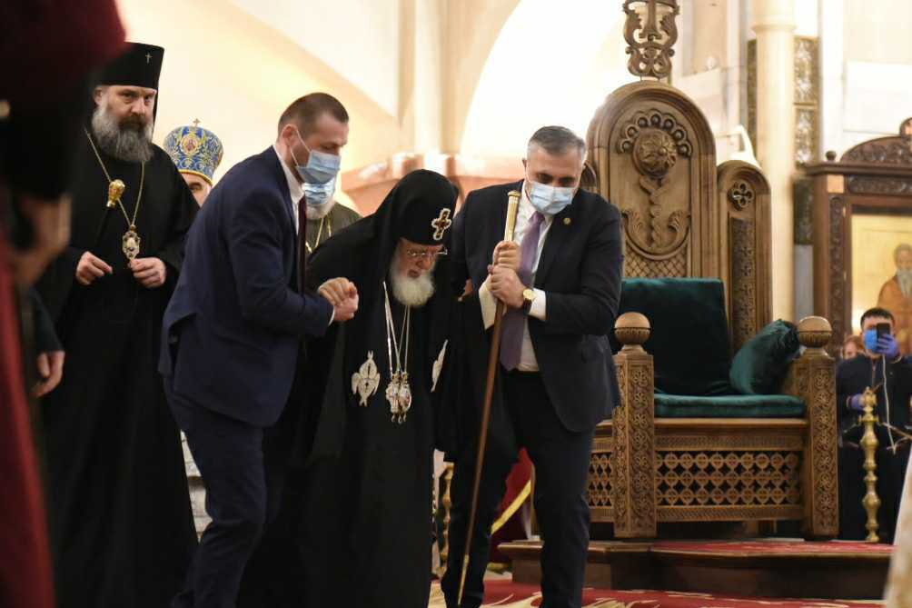 Sute de credincioşi au participat la slujba de Înviere în Georgia, în pofida apelului de a sta acasă
