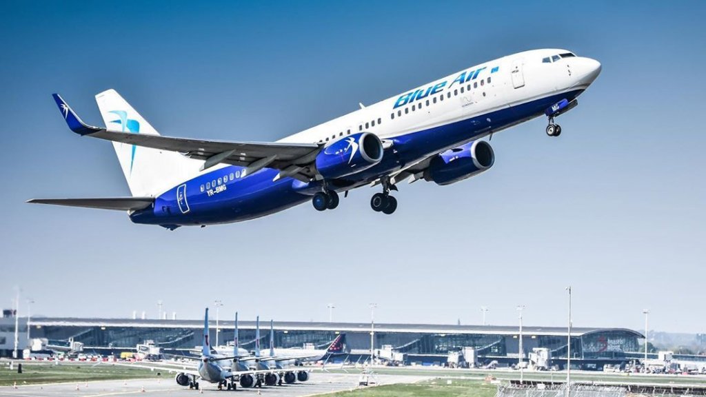 Blue Air reia zborurile la Cluj. Se poate călători în Irlanda